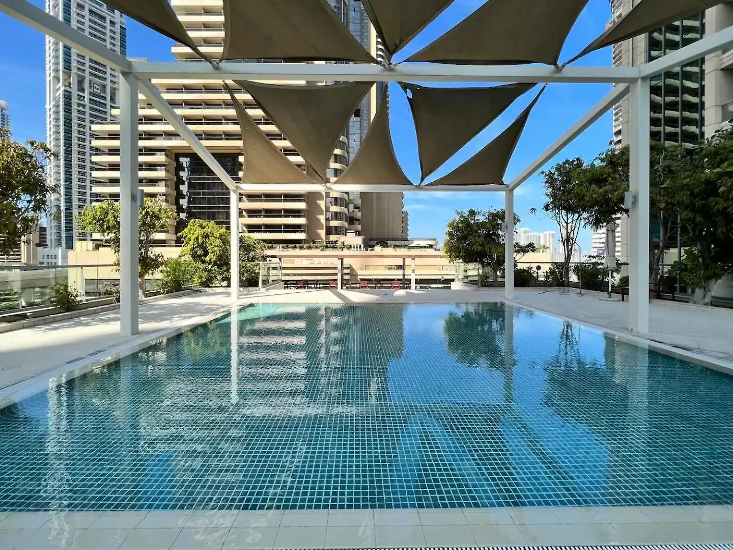 Vacay Lettings - Marina View - Iris Blue Dubai Marina Apartment
