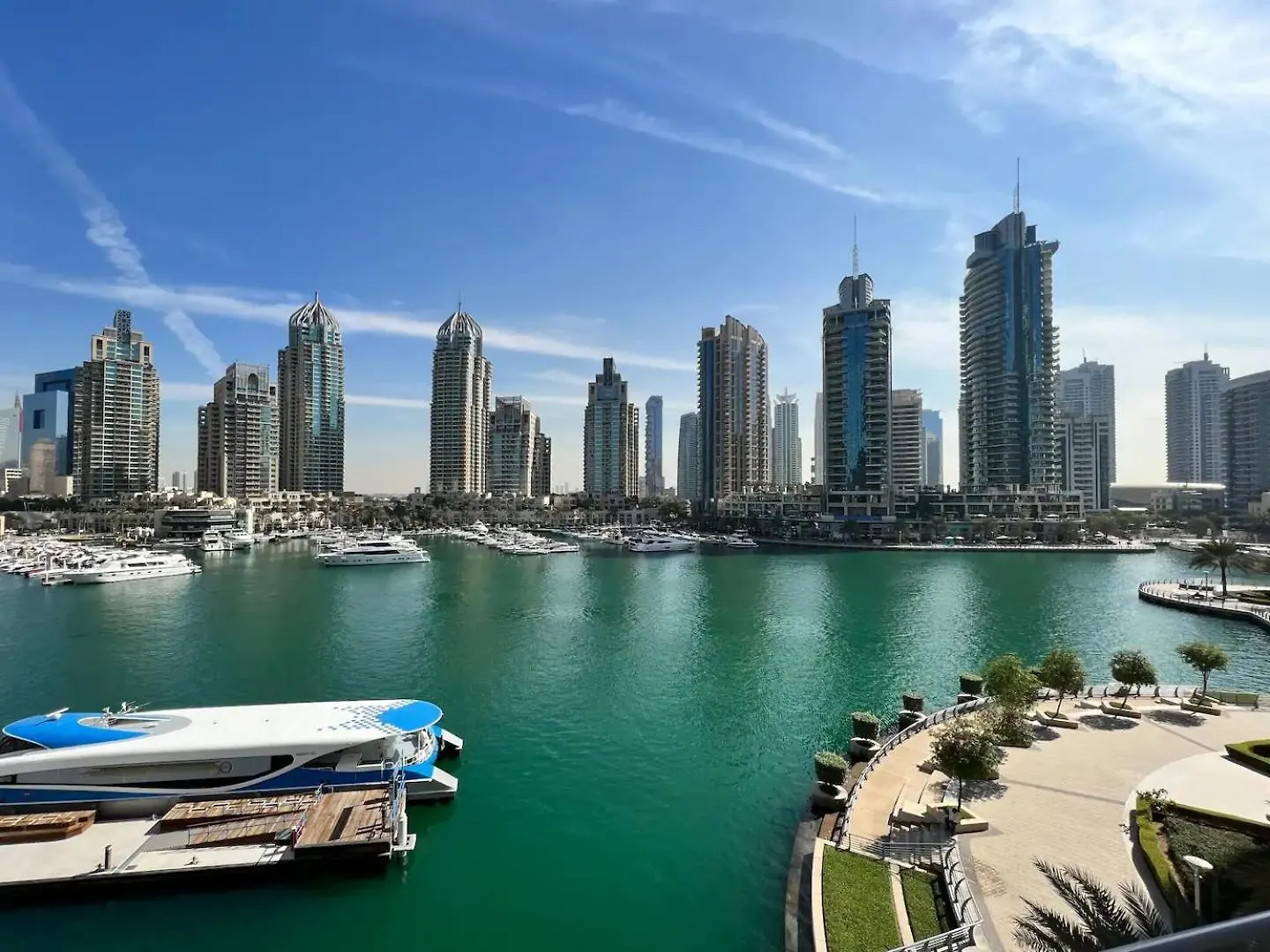 Vacay Lettings - Marina View - Iris Blue Dubai Marina Apartment