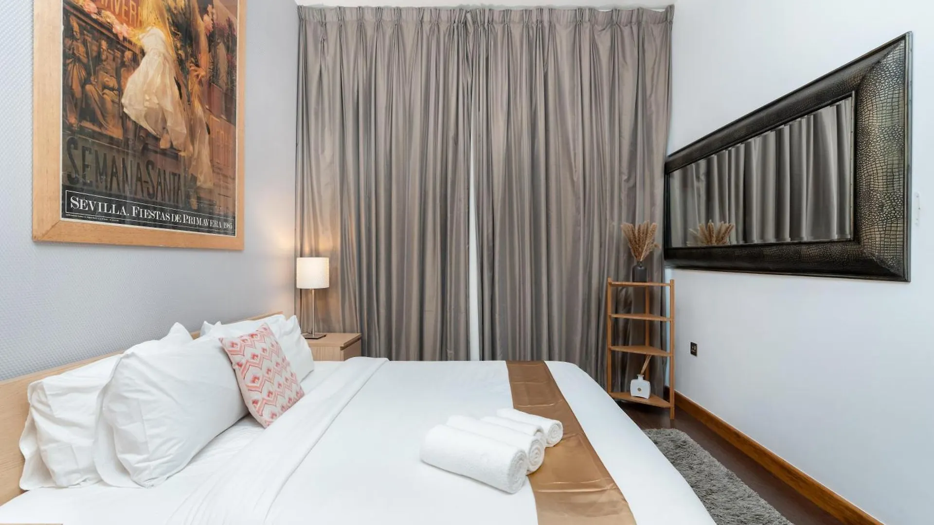 Vacay Lettings - Marina View - Iris Blue Dubai Marina Apartment
