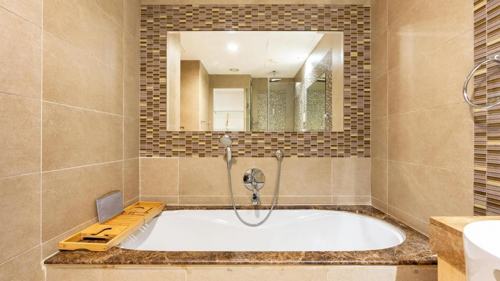 Vacay Lettings - Marina View - Iris Blue Dubai Marina Apartment