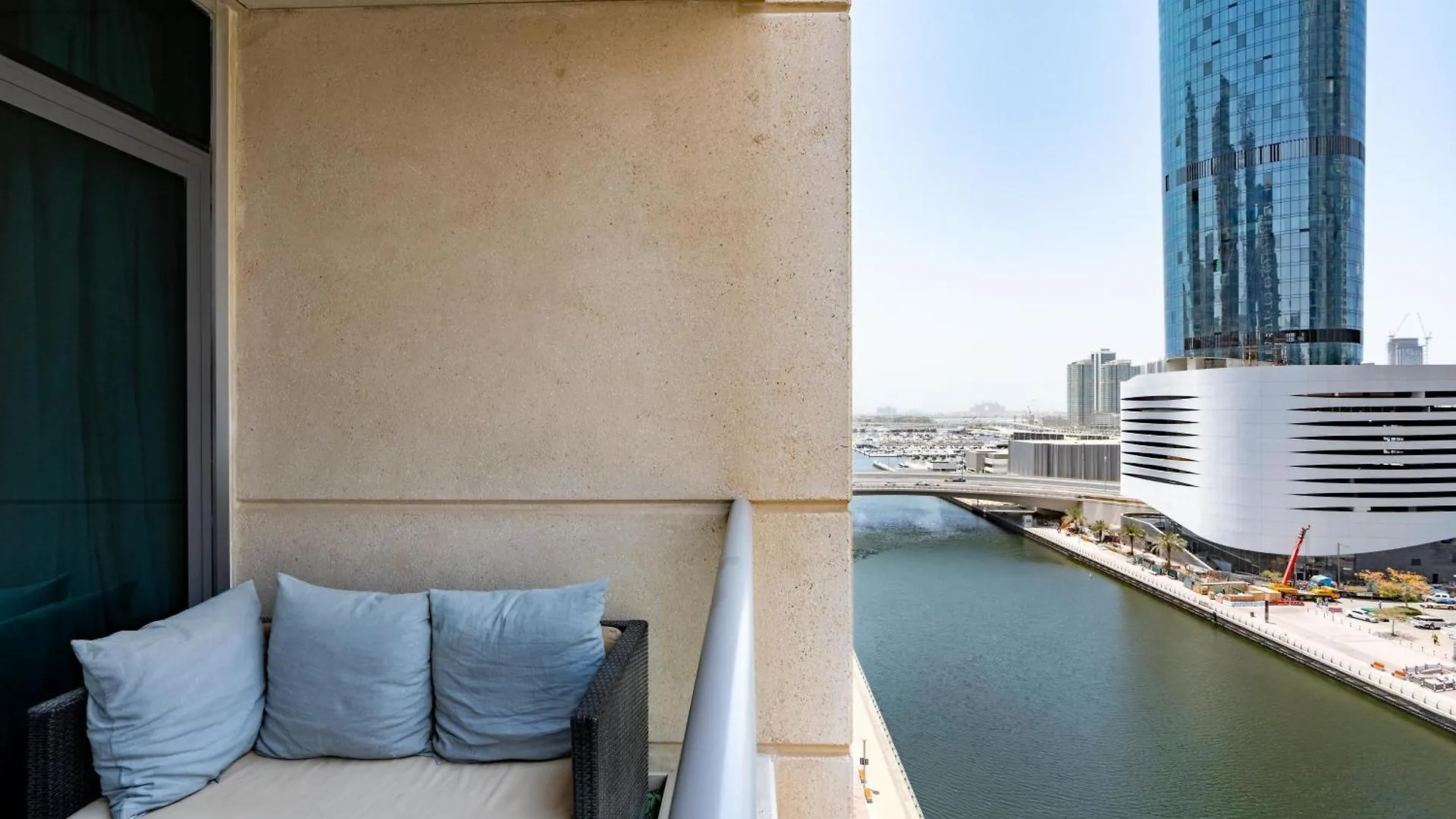 Vacay Lettings - Marina View - Iris Blue Dubai Marina Apartment