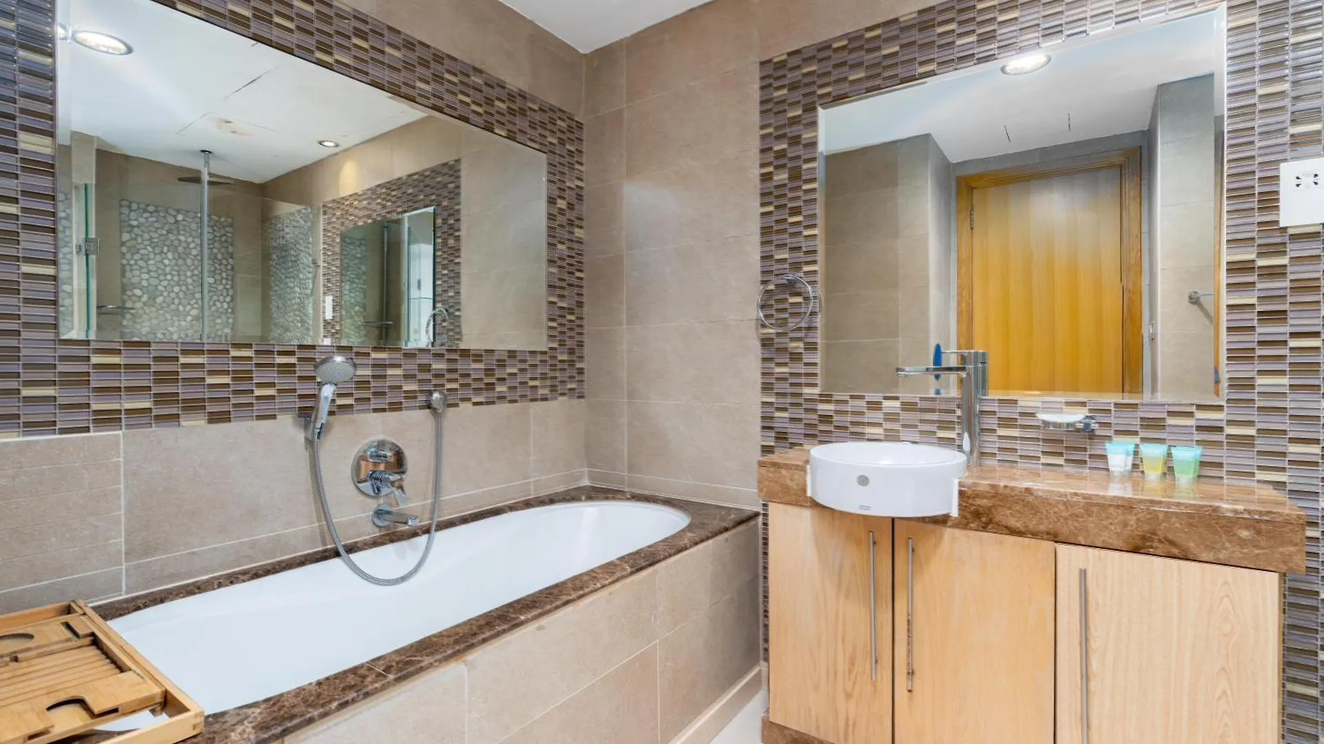Vacay Lettings - Marina View - Iris Blue Dubai Marina Διαμέρισμα 0*,  Ηνωμένα Αραβικά Εμιράτα